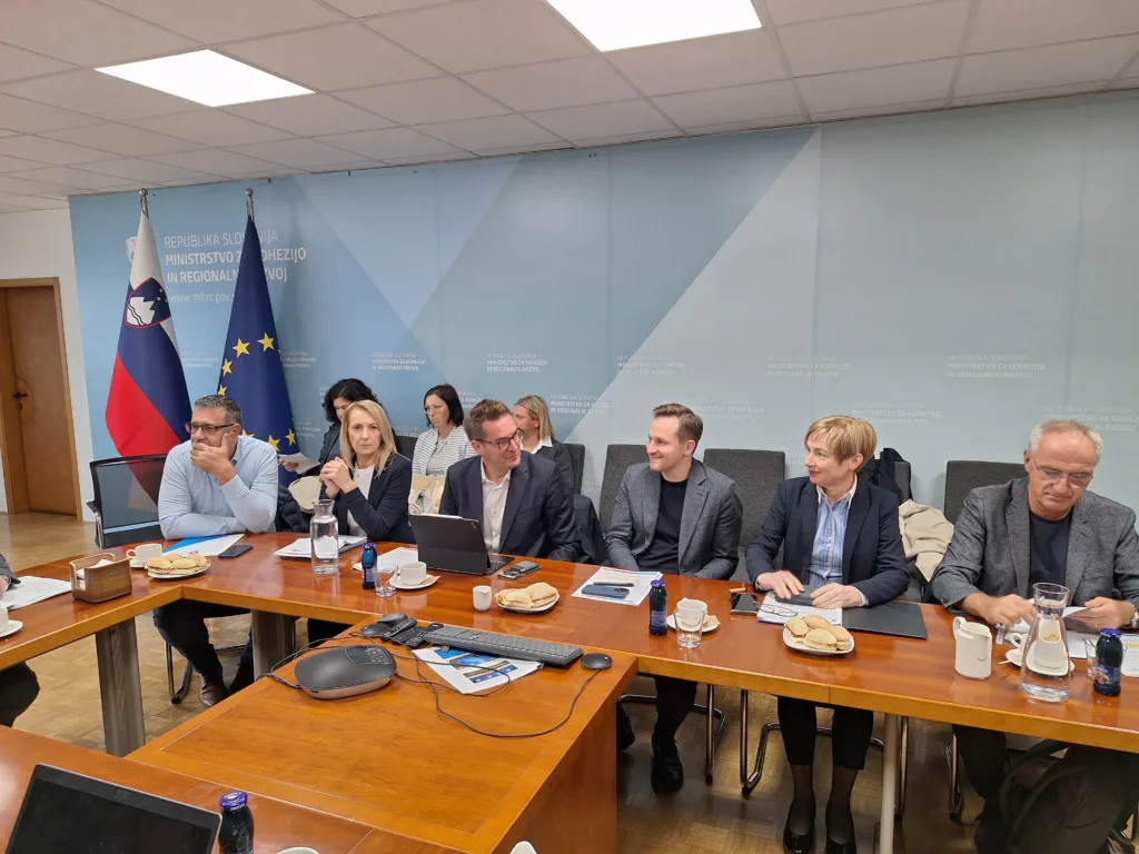 Fotografija s sestanka na temo izvajanja CTN z dne 21. 10. 2025